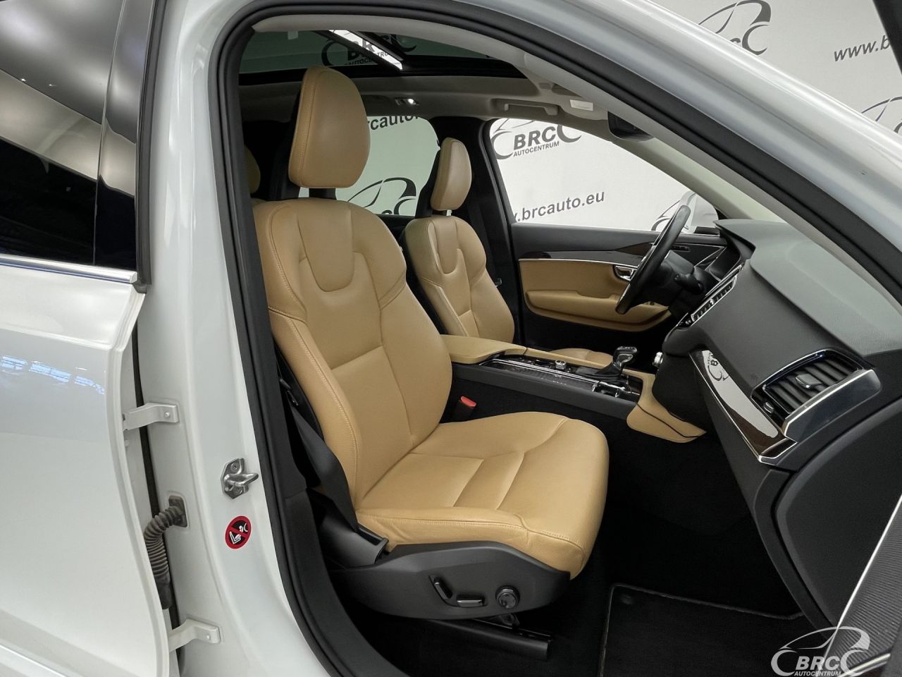 Volvo XC90 | 6