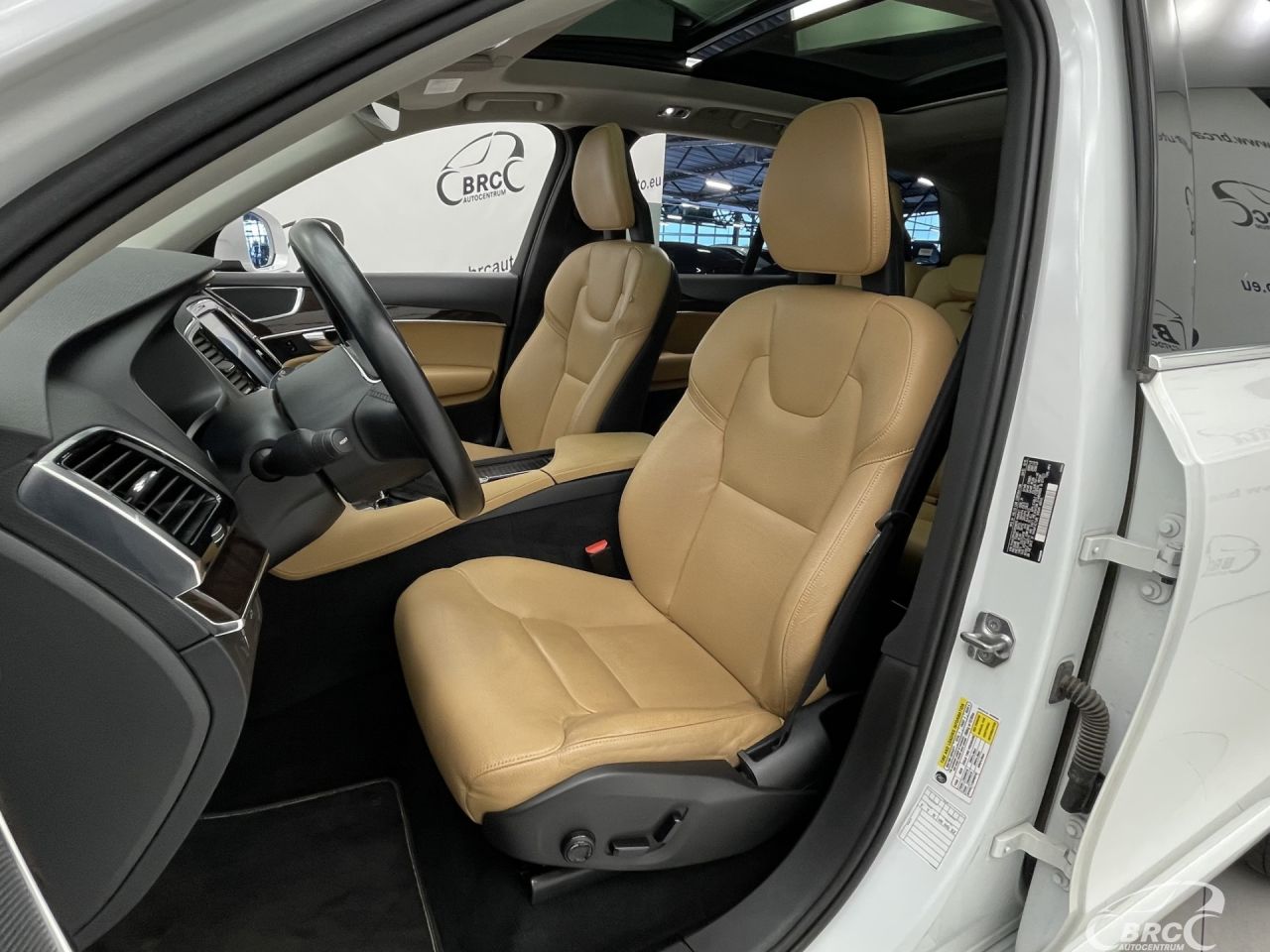 Volvo XC90 | 26