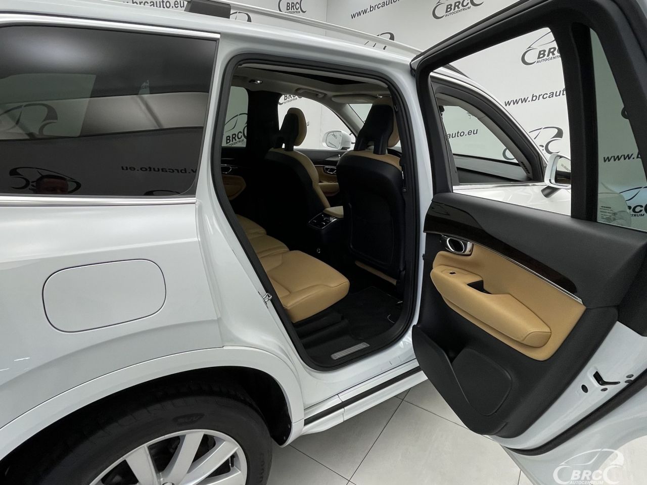 Volvo XC90 | 12