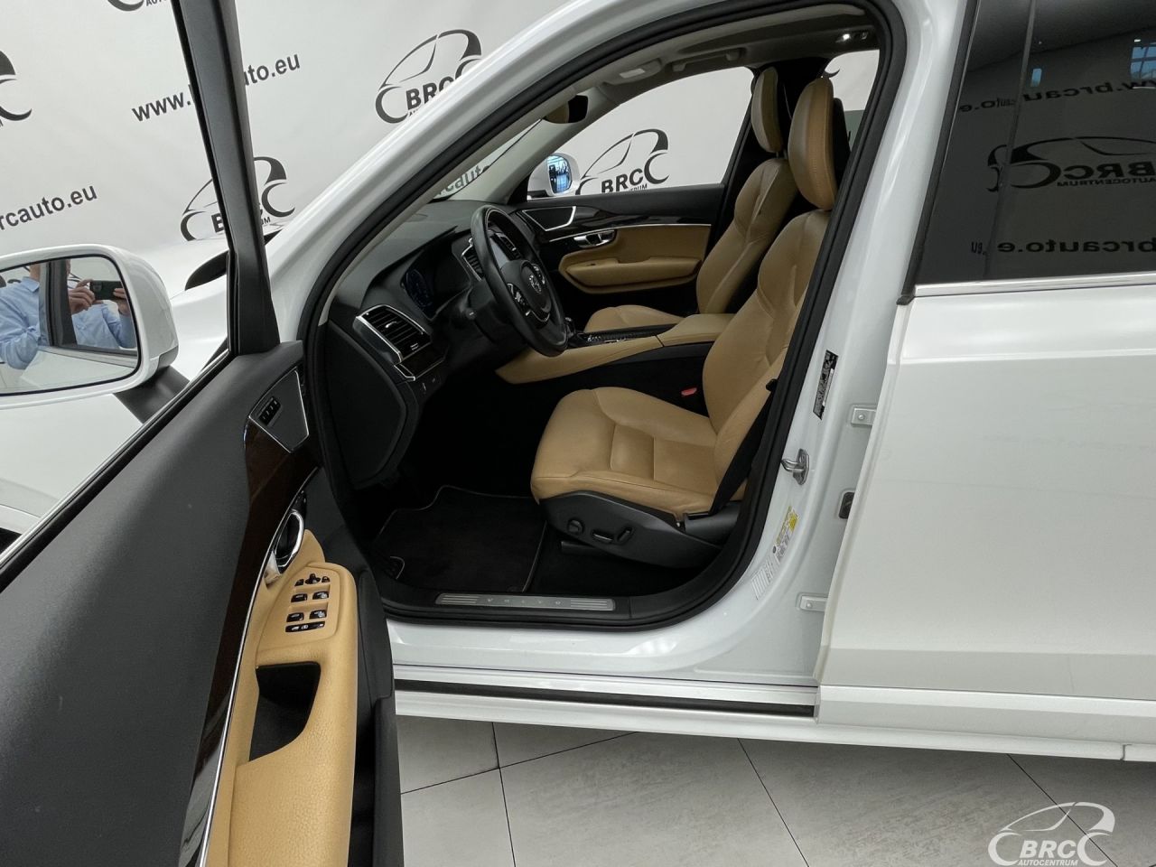 Volvo XC90 | 22