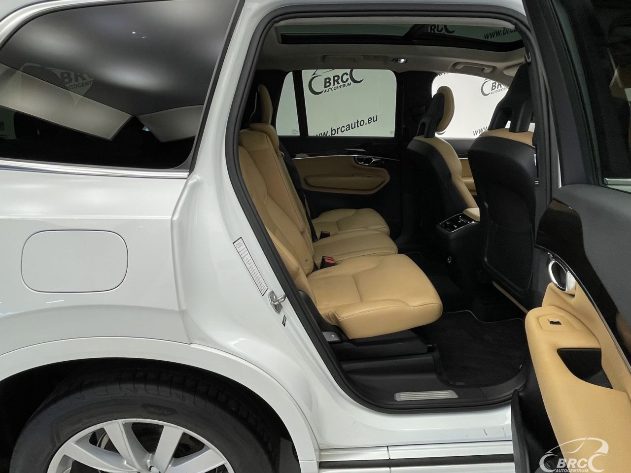 Volvo XC90 | 9
