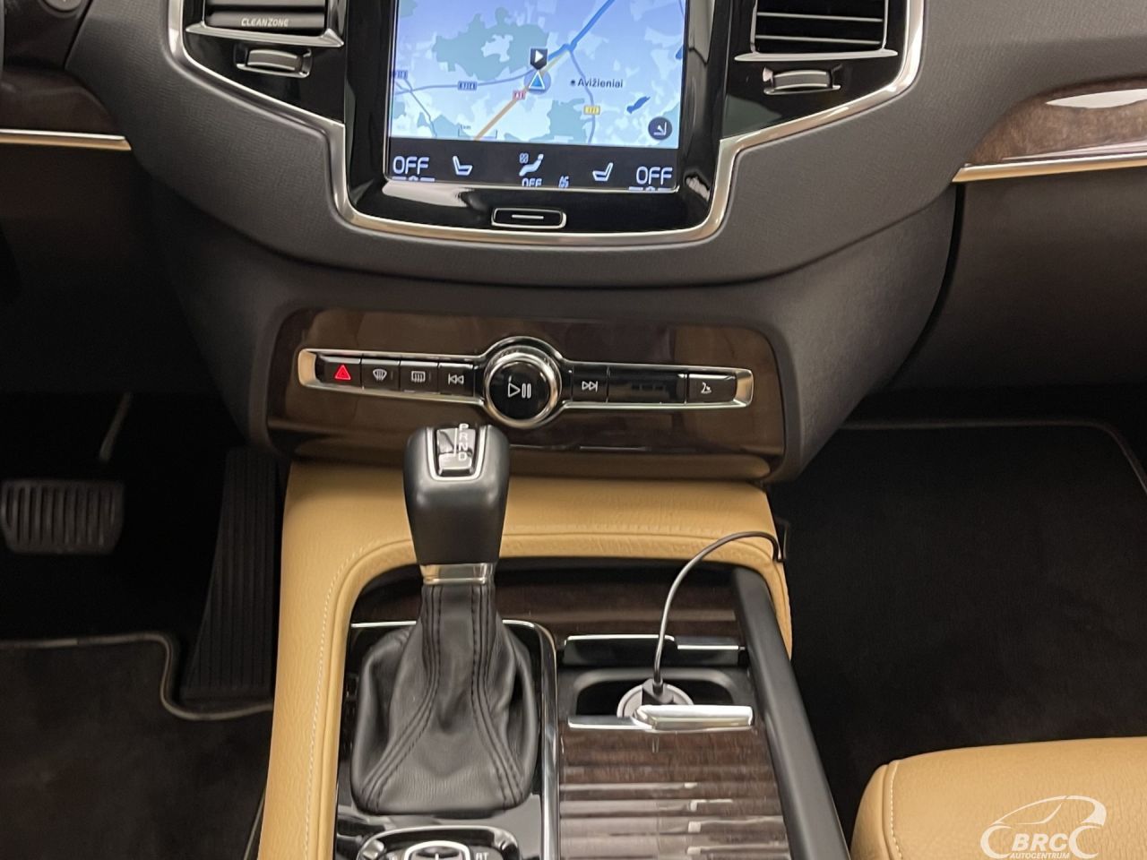Volvo XC90 | 18