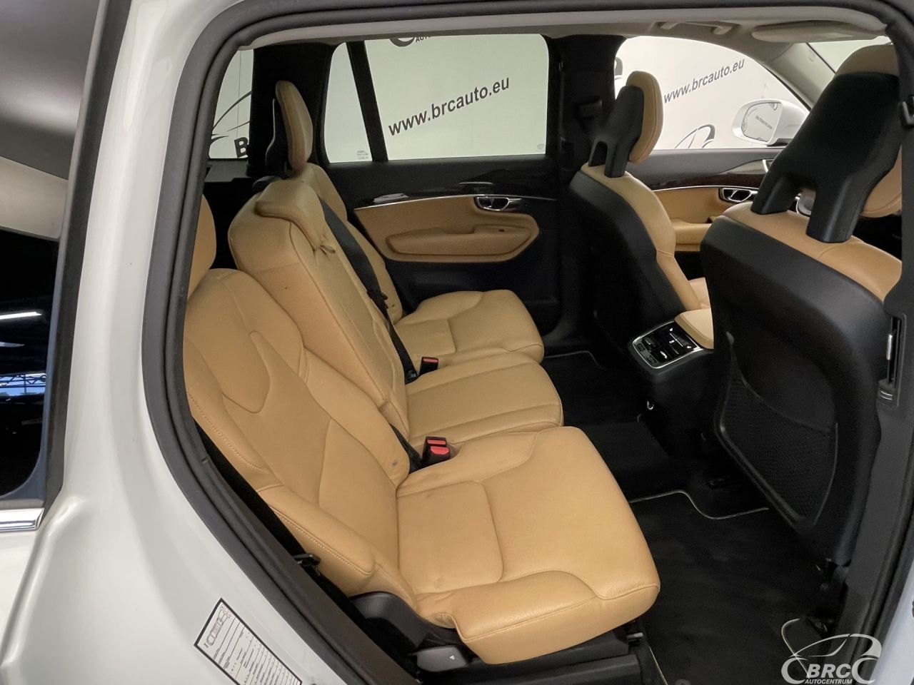 Volvo XC90 | 10