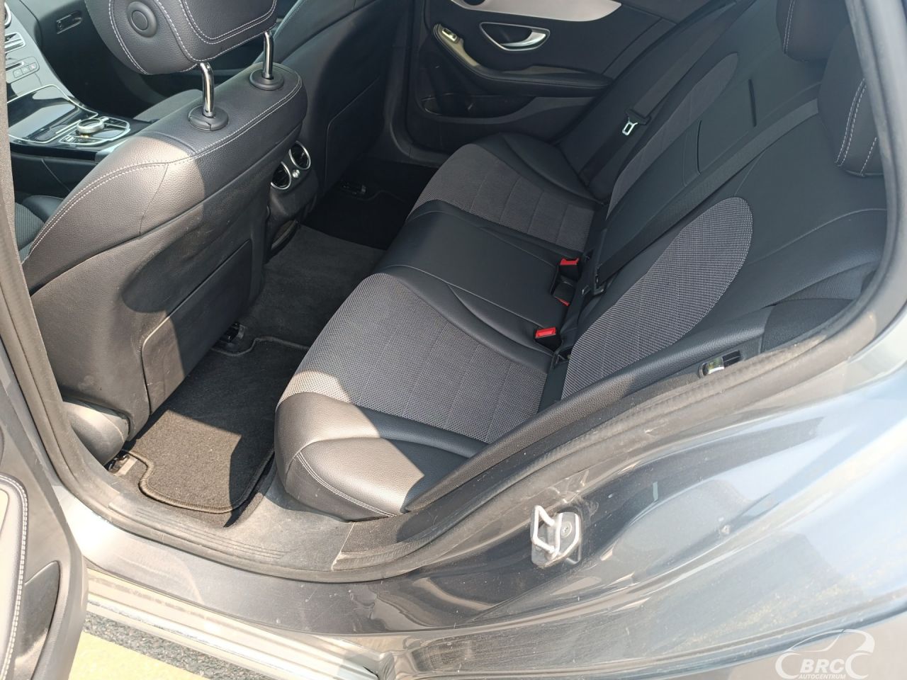 Mercedes-Benz C200 | 16
