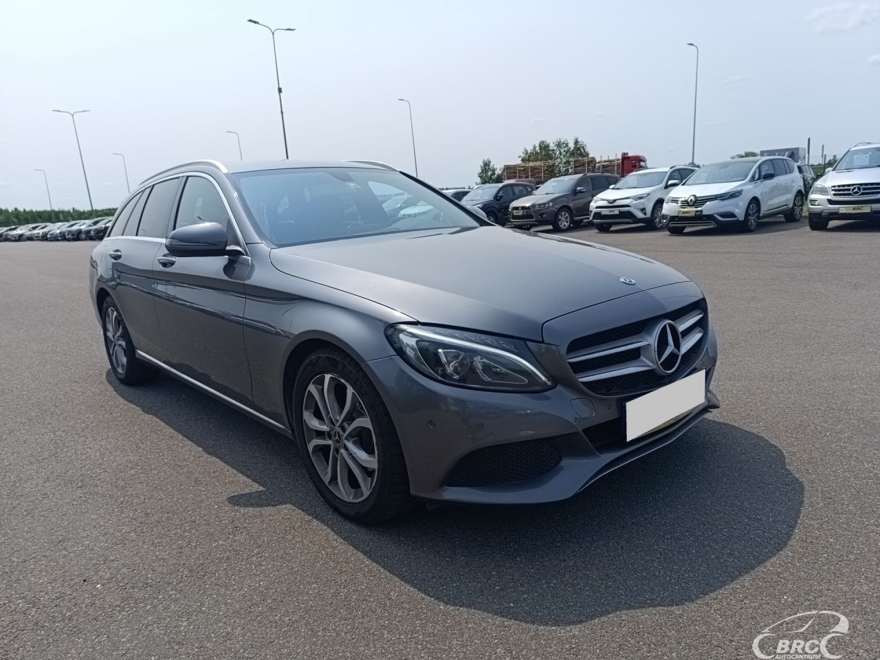 Mercedes-Benz C200 | 10