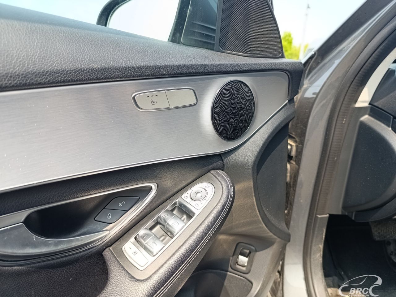 Mercedes-Benz C200 | 25