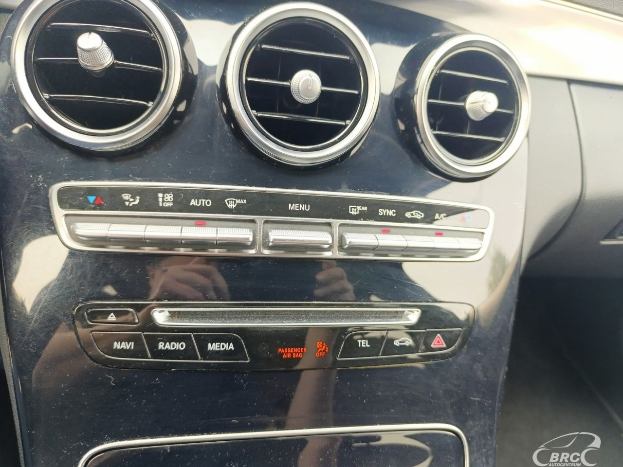 Mercedes-Benz C200 | 39
