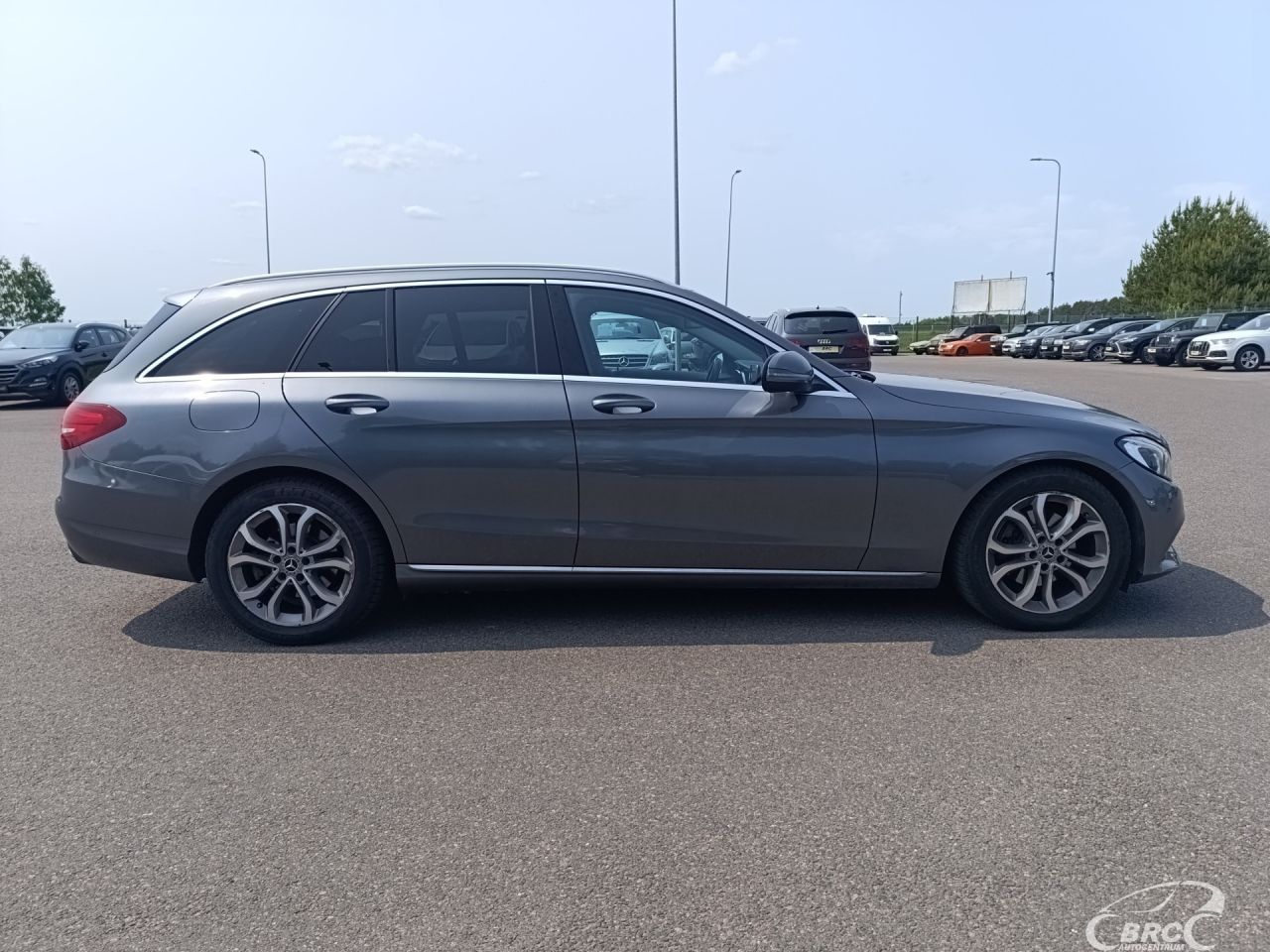 Mercedes-Benz C200 | 9