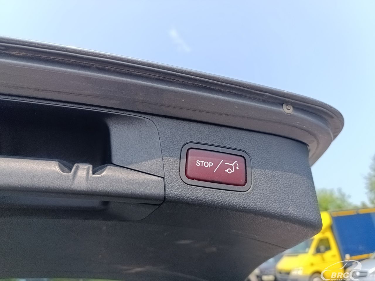 Mercedes-Benz C200 | 11