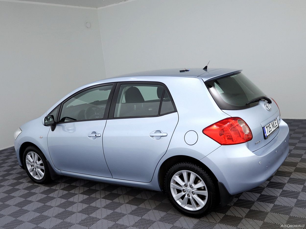 Toyota Auris | 3