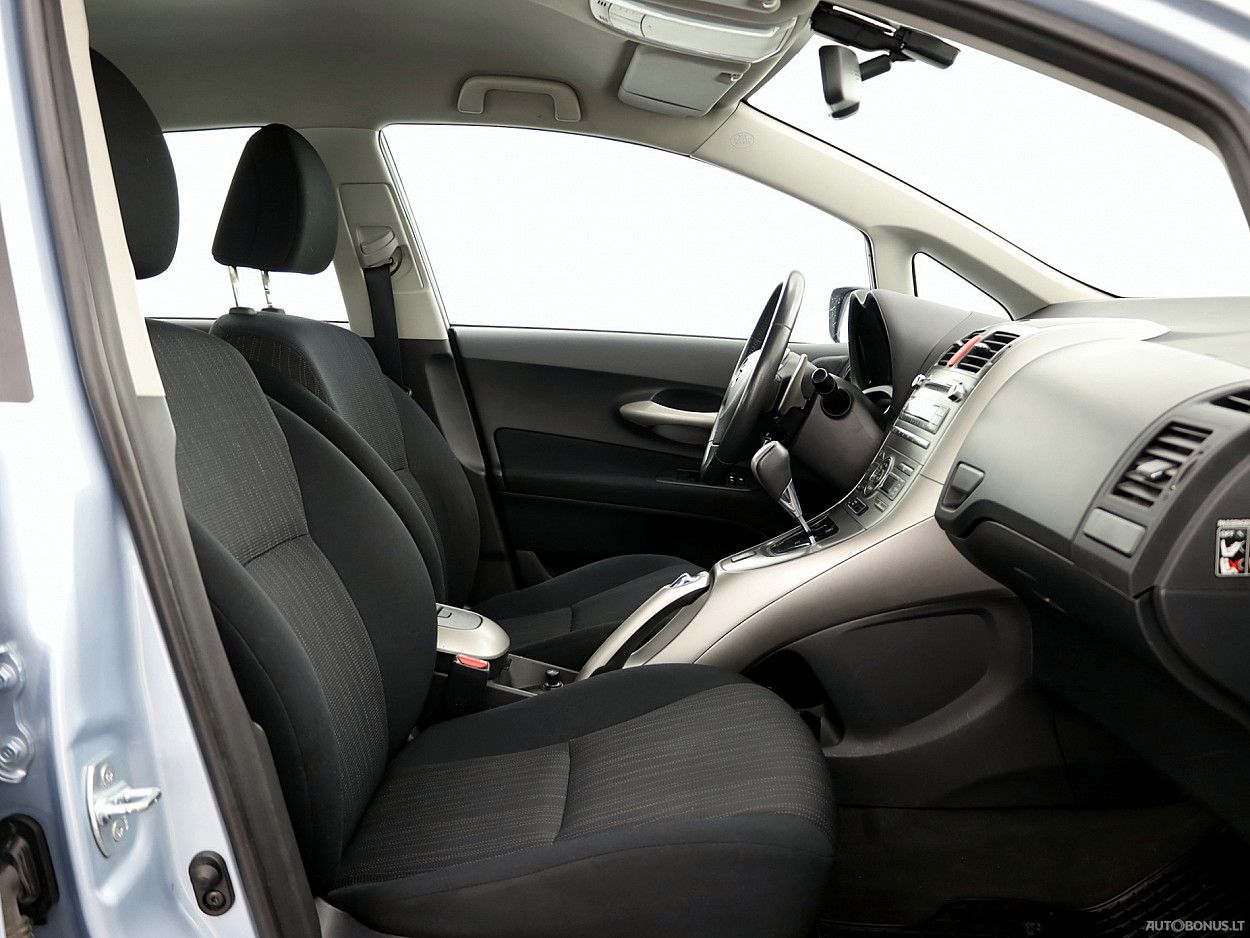 Toyota Auris | 5