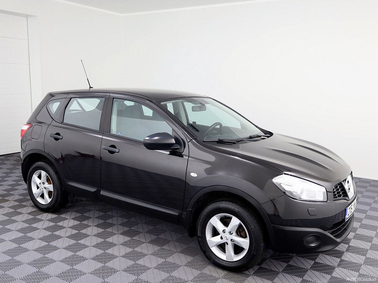 Nissan Qashqai, 1.6 l., Внедорожник