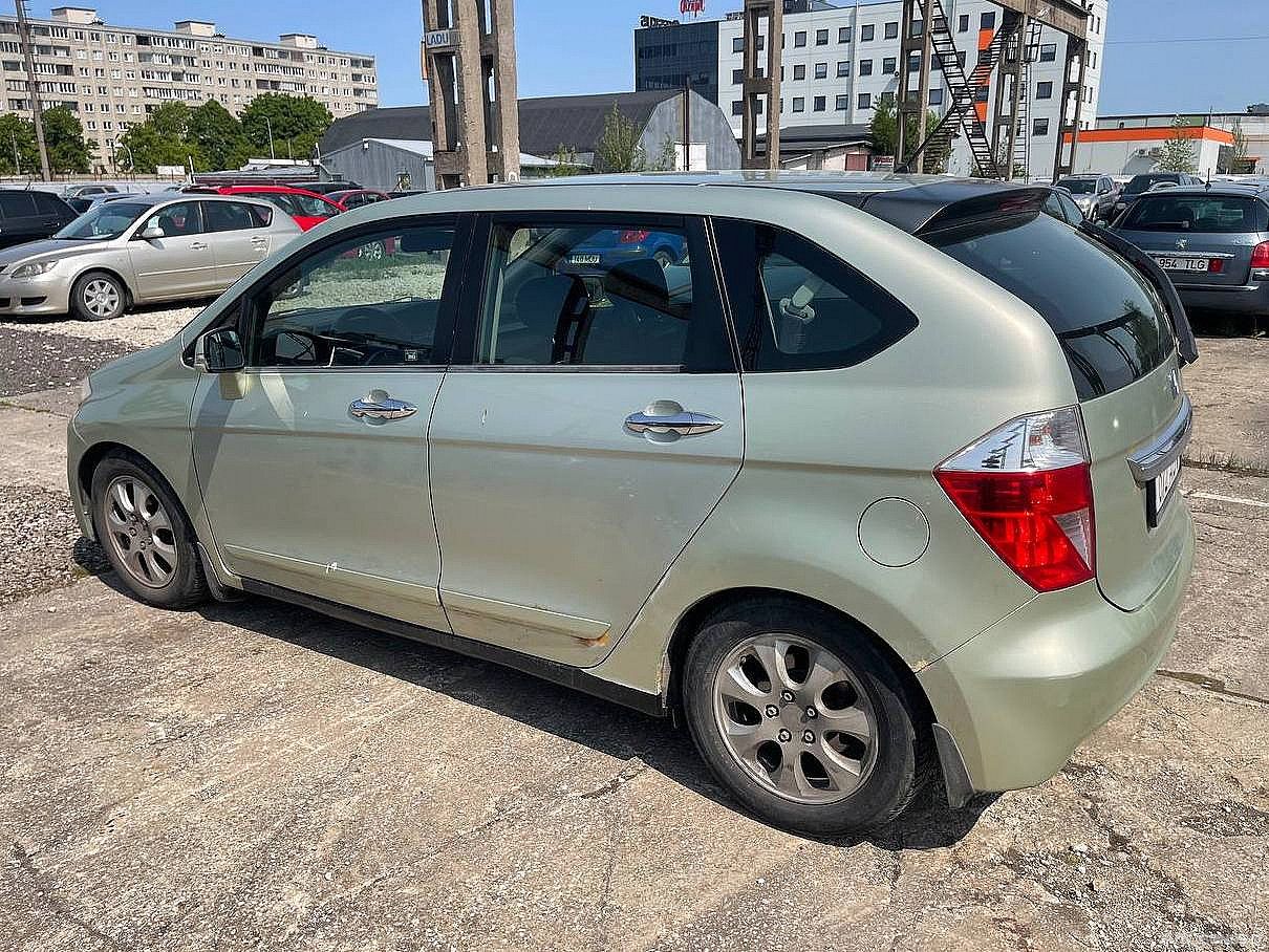 Honda FR-V | 3