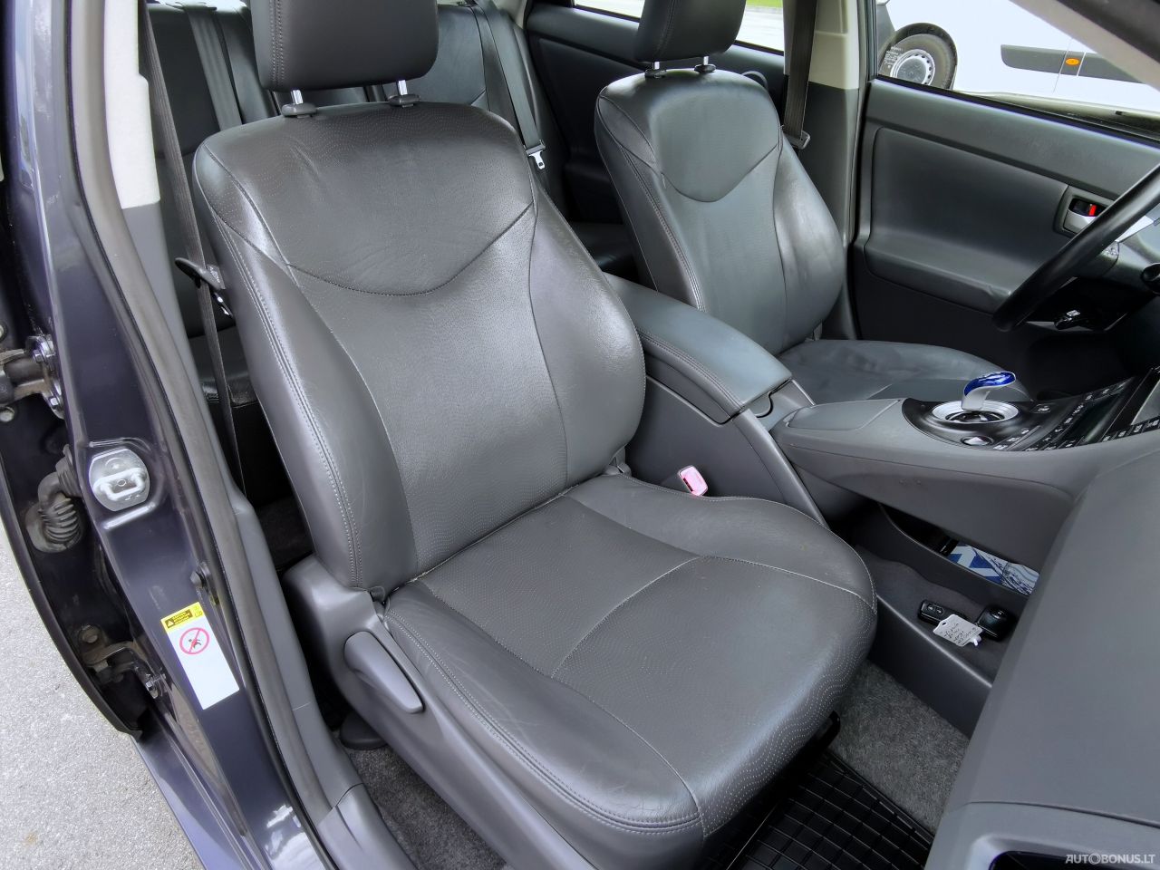 Toyota Prius | 14