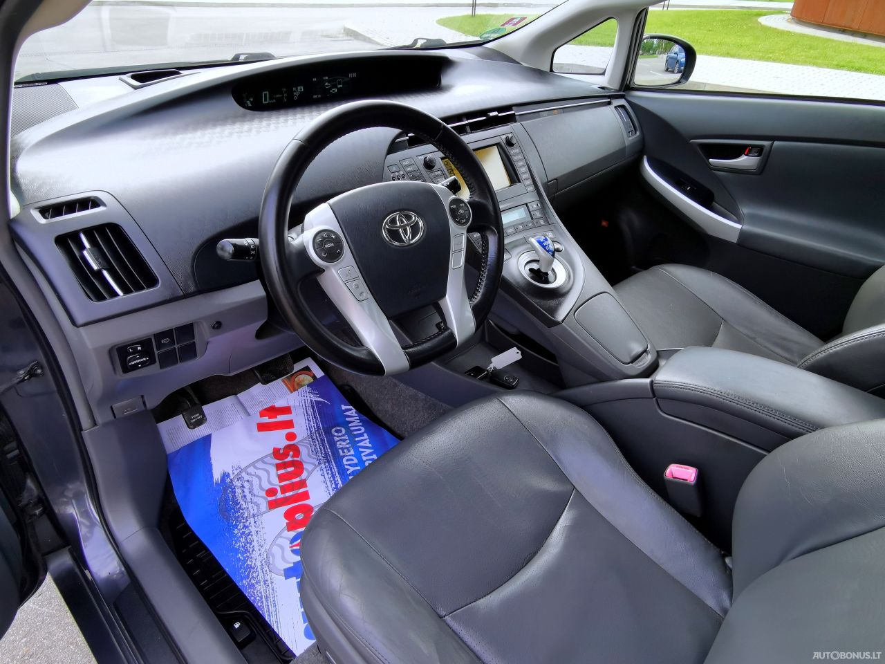 Toyota Prius | 16