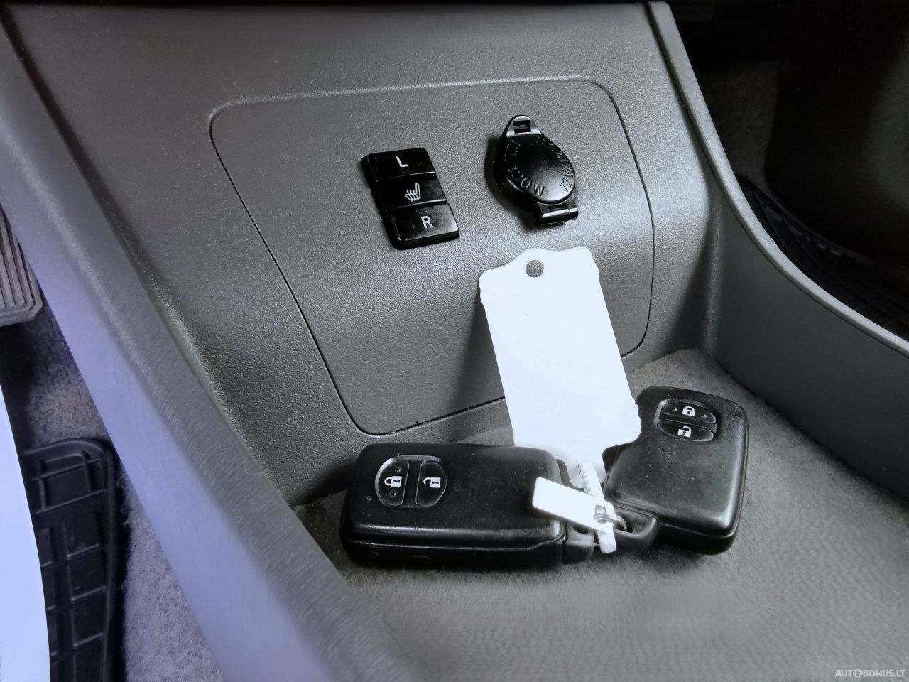 Toyota Prius | 27