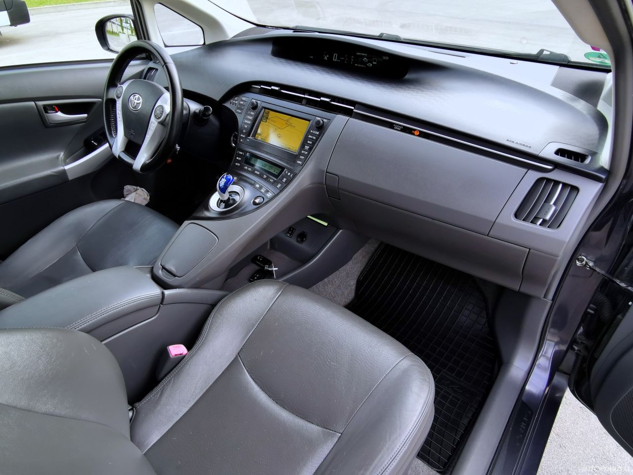 Toyota Prius | 13