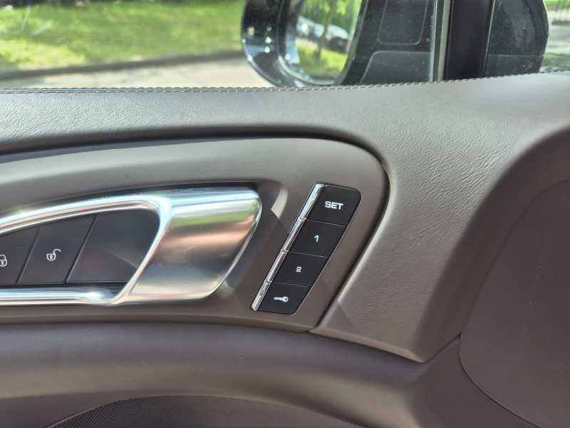 Porsche Cayenne | 26