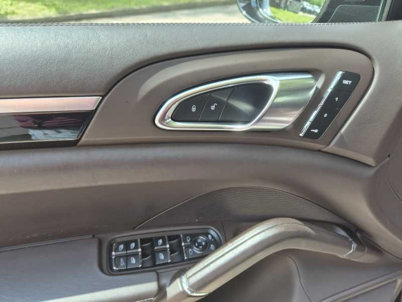 Porsche Cayenne | 25