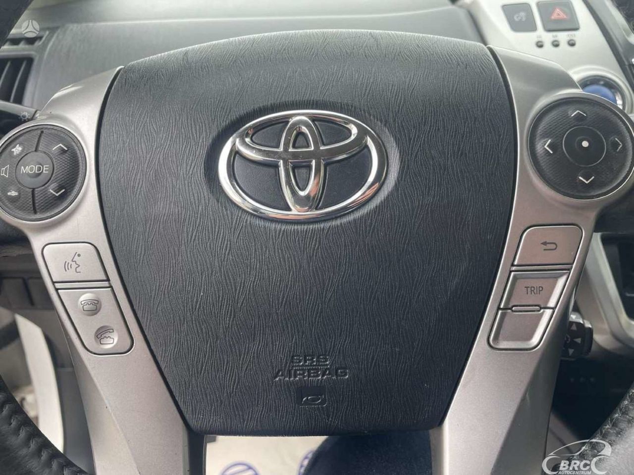 Toyota Prius+ | 16