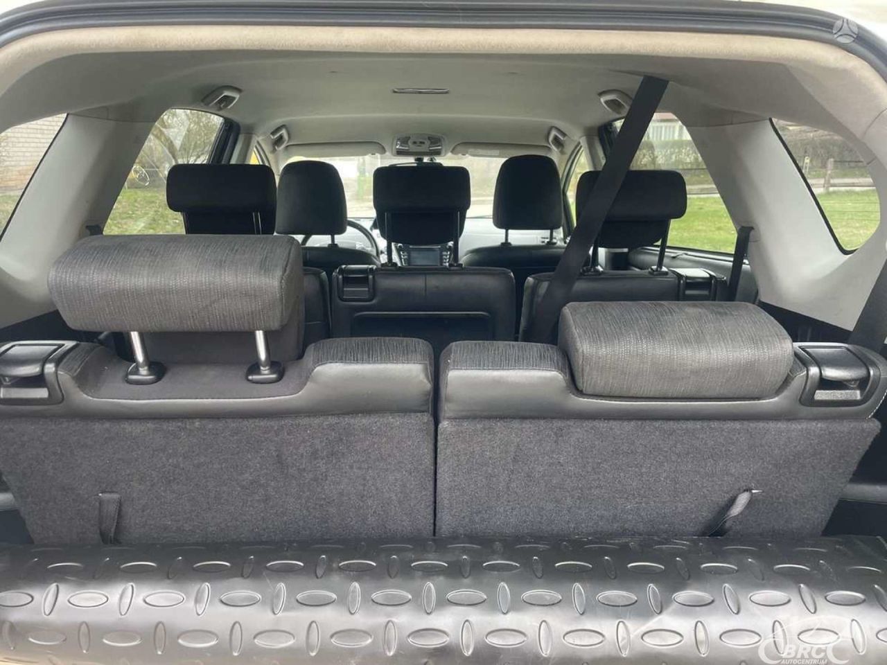 Toyota Prius+ | 11