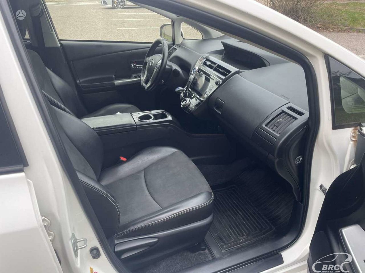 Toyota Prius+ | 9