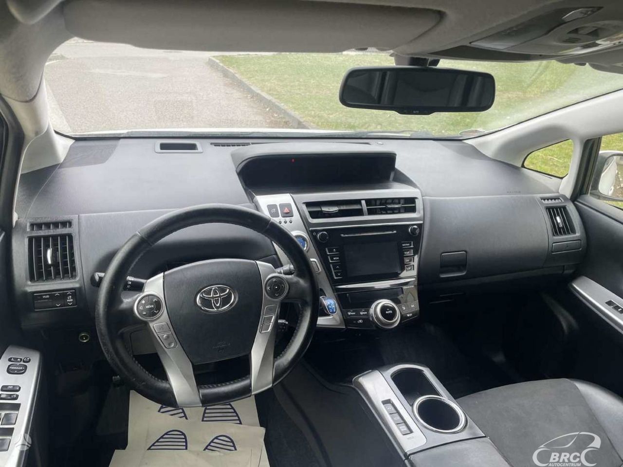 Toyota Prius+ | 13