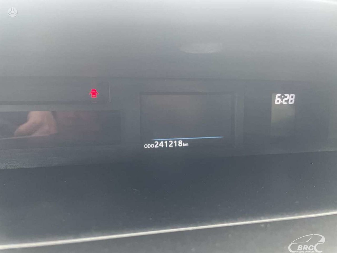 Toyota Prius+ | 17
