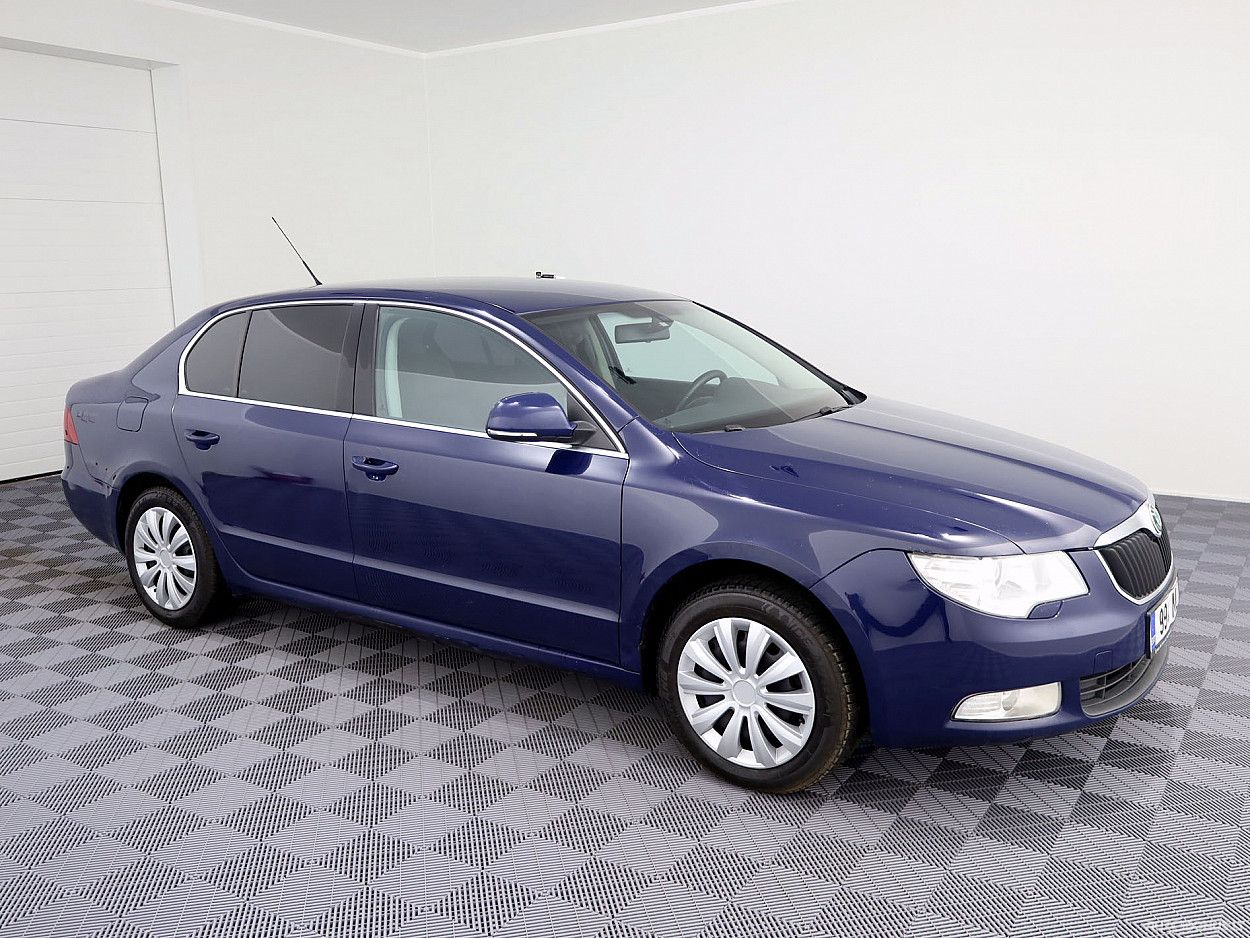 Skoda Superb, 1.8 l., saloon