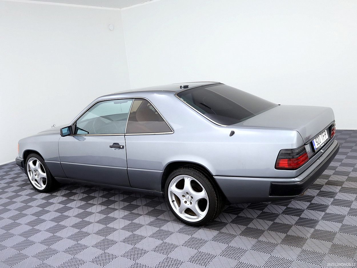 Mercedes-Benz E230 | 3