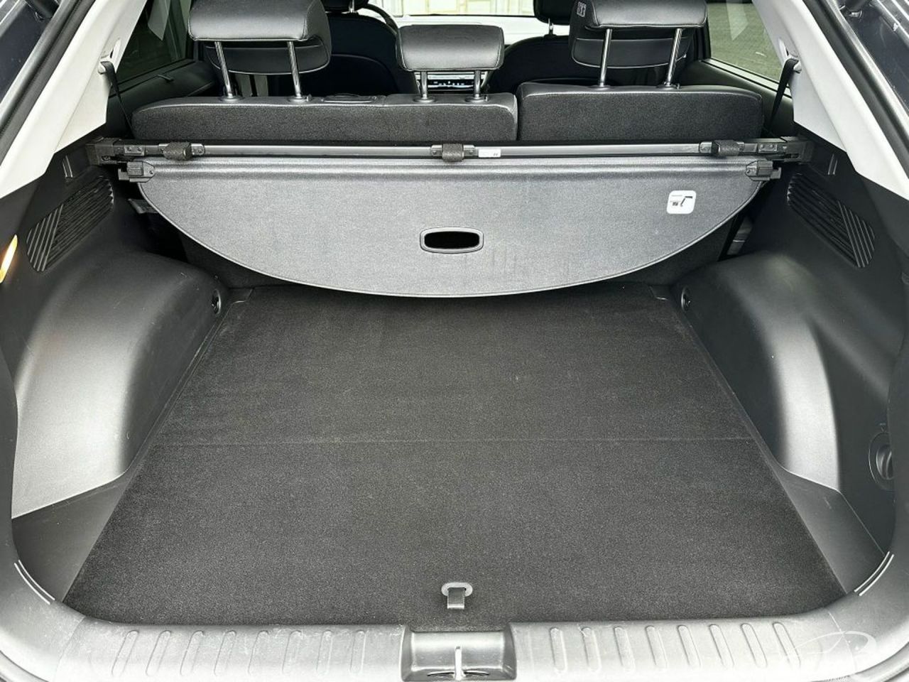 Hyundai IONIQ | 12