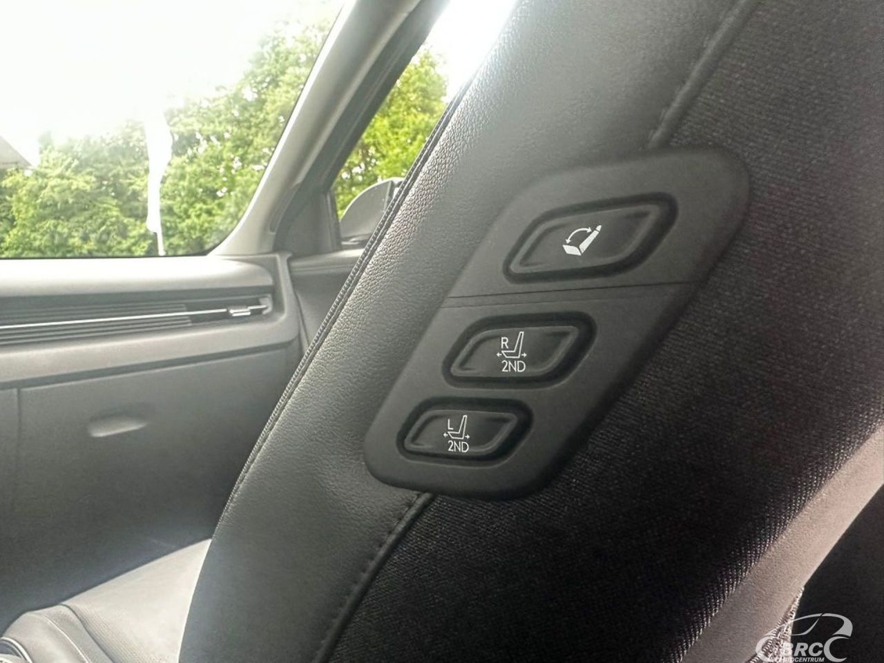Hyundai IONIQ | 18