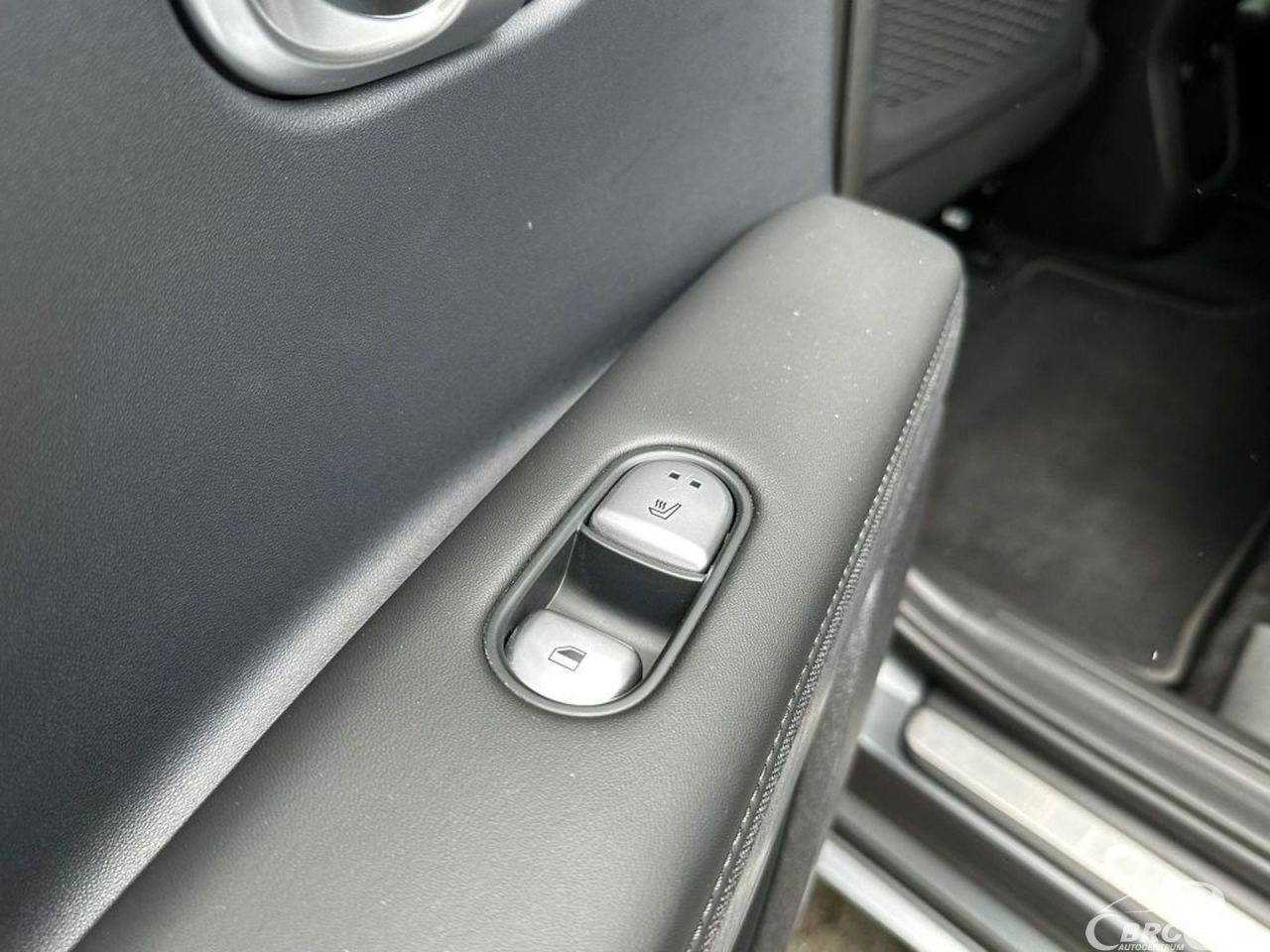 Hyundai IONIQ | 19