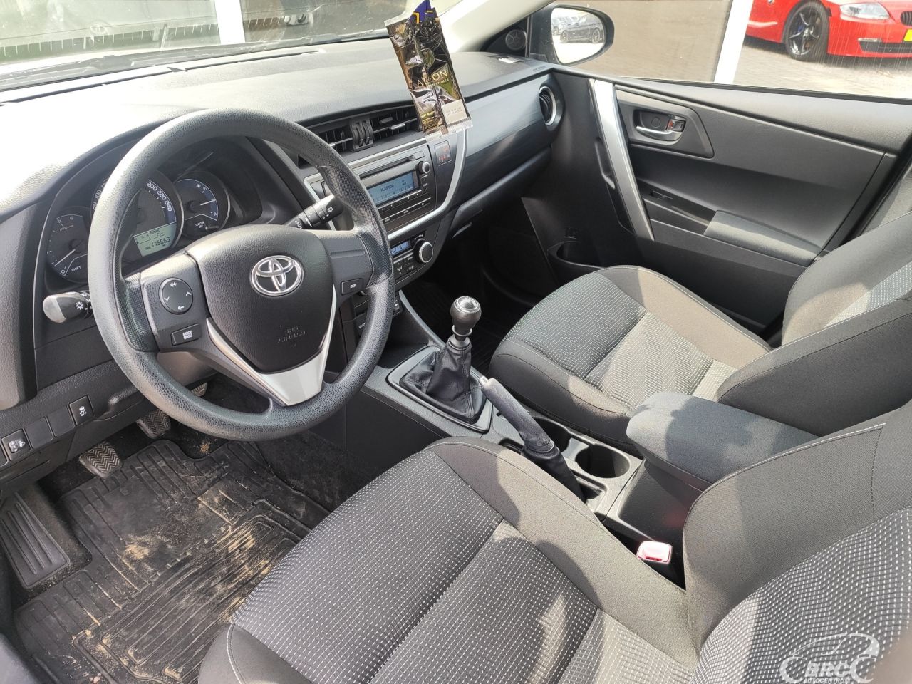 Toyota Auris | 17