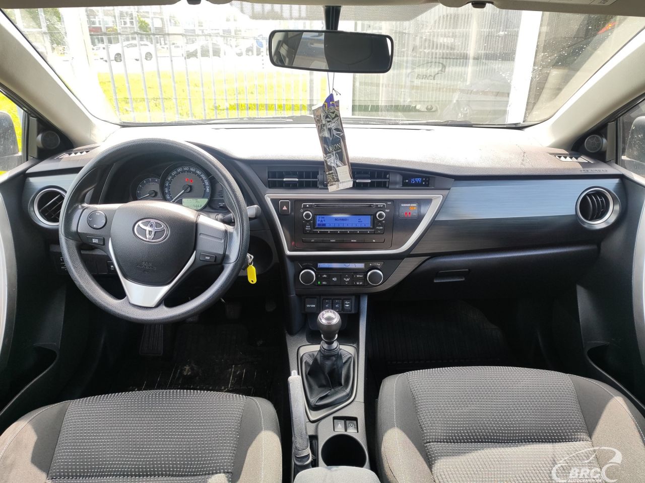Toyota Auris | 14