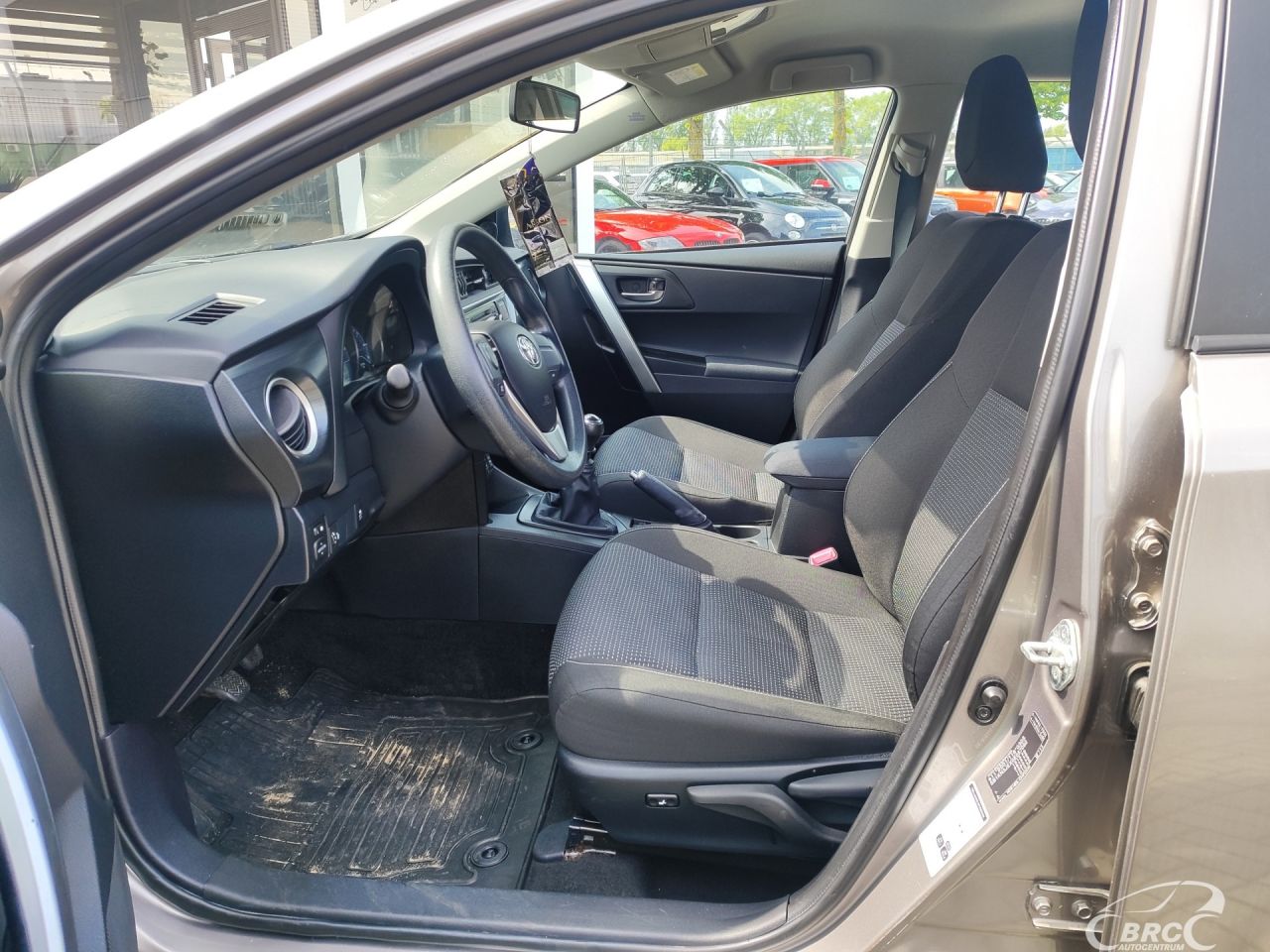 Toyota Auris | 15