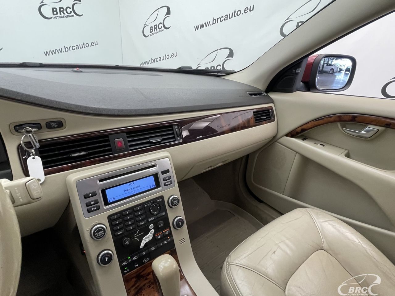 Volvo XC70 | 29
