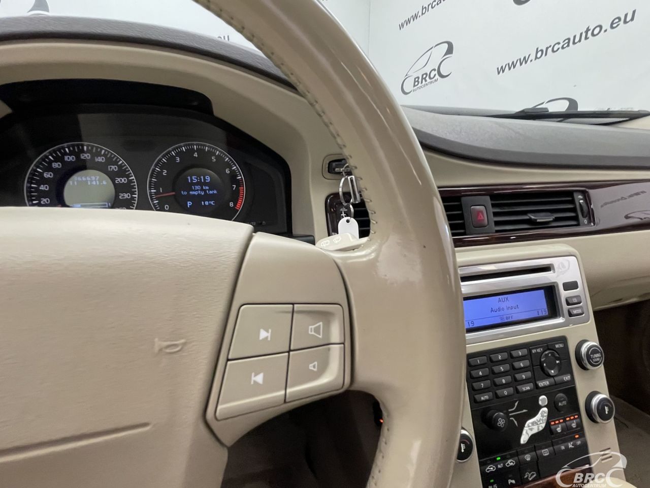 Volvo XC70 | 32