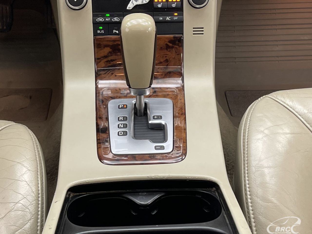 Volvo XC70 | 19
