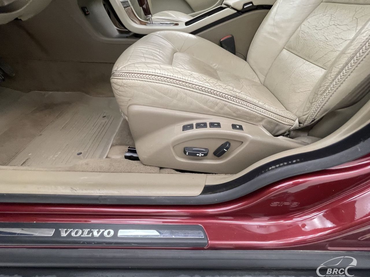 Volvo XC70 | 23