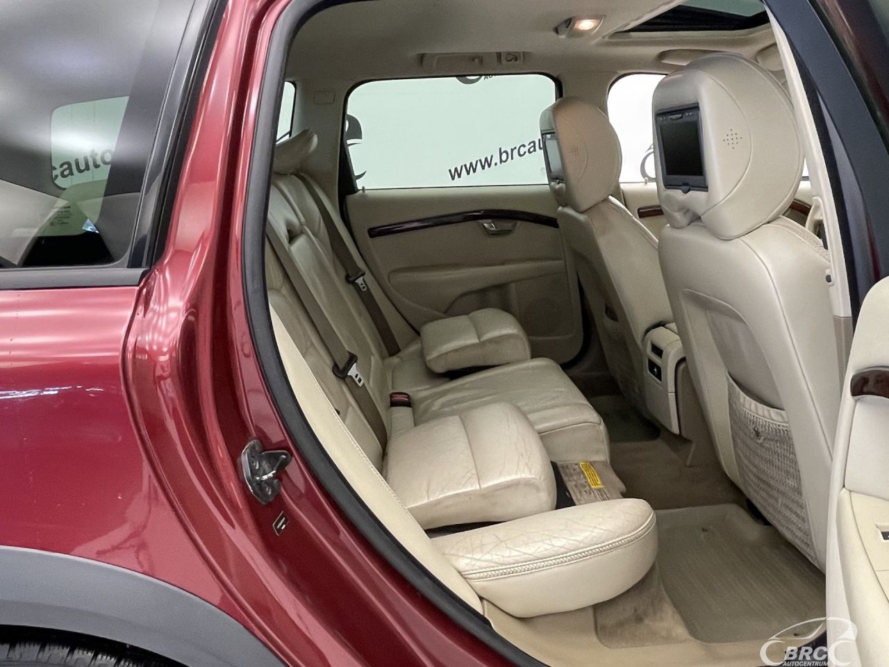 Volvo XC70 | 10