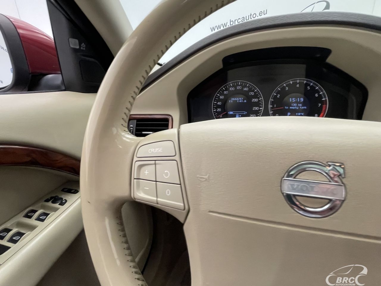 Volvo XC70 | 33