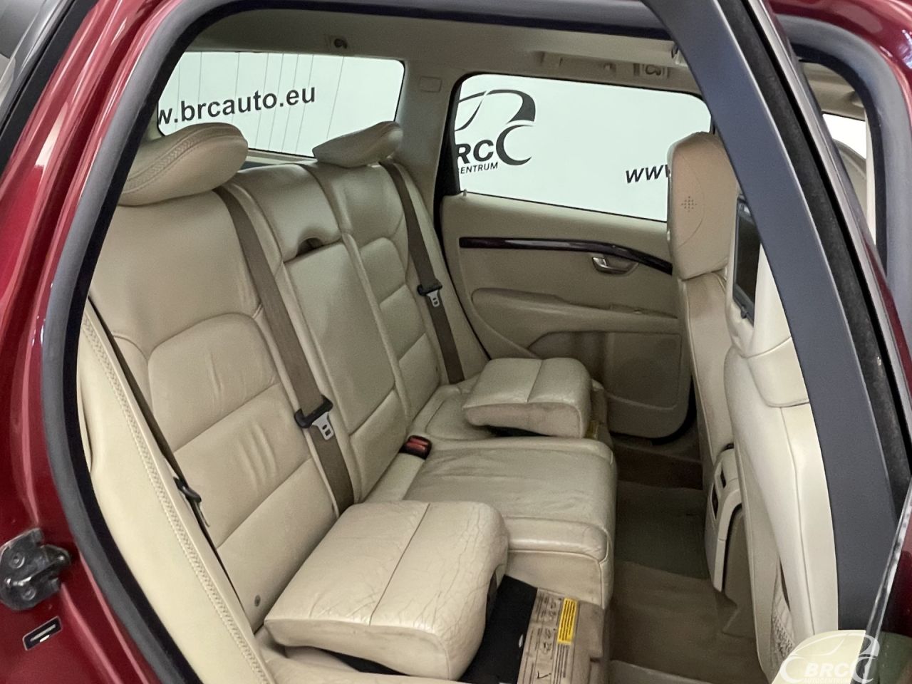 Volvo XC70 | 12