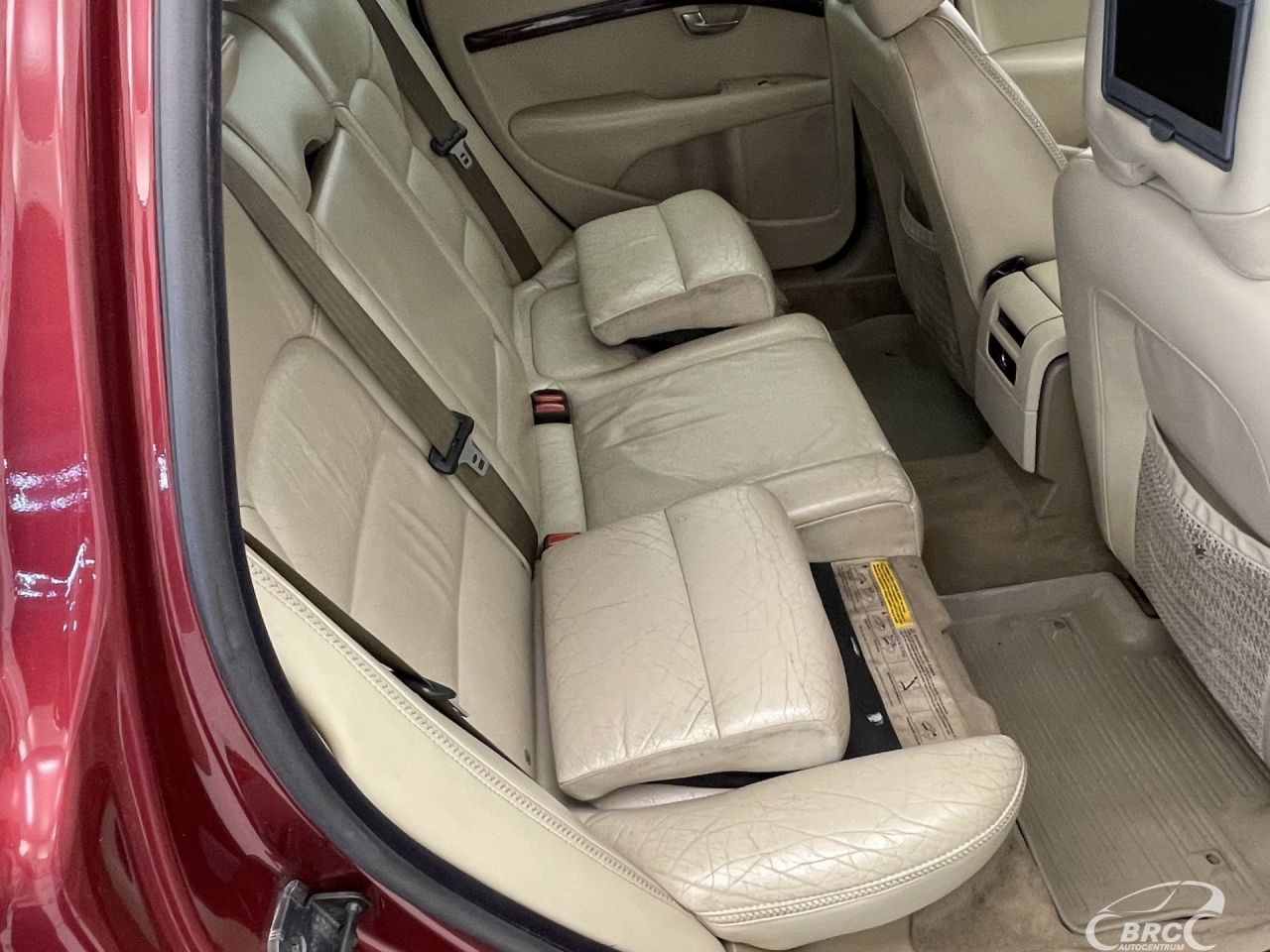 Volvo XC70 | 11