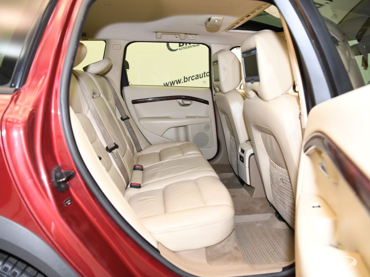 Volvo XC70 | 8