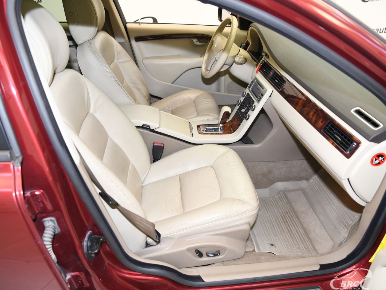 Volvo XC70 | 3