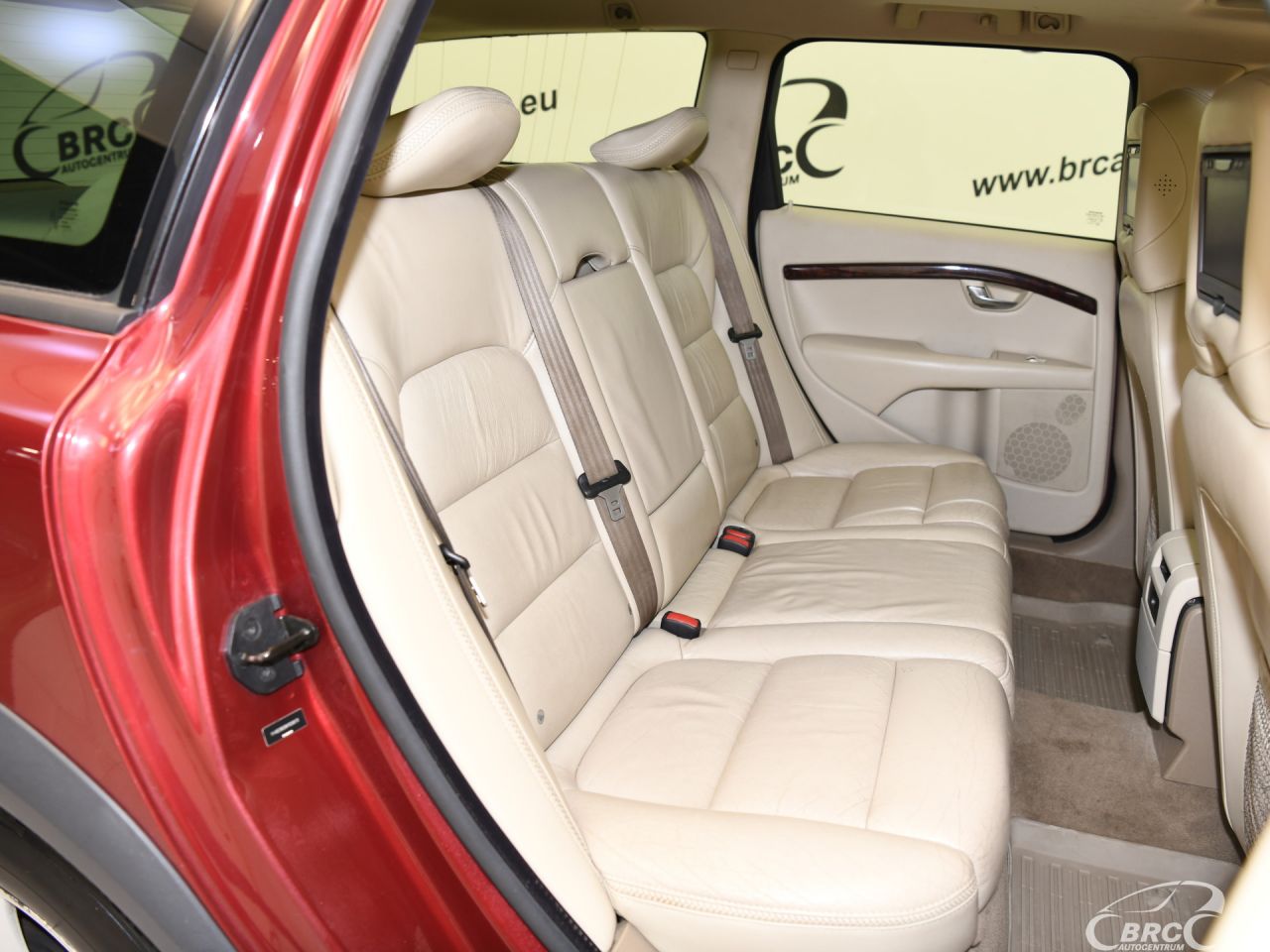 Volvo XC70 | 10