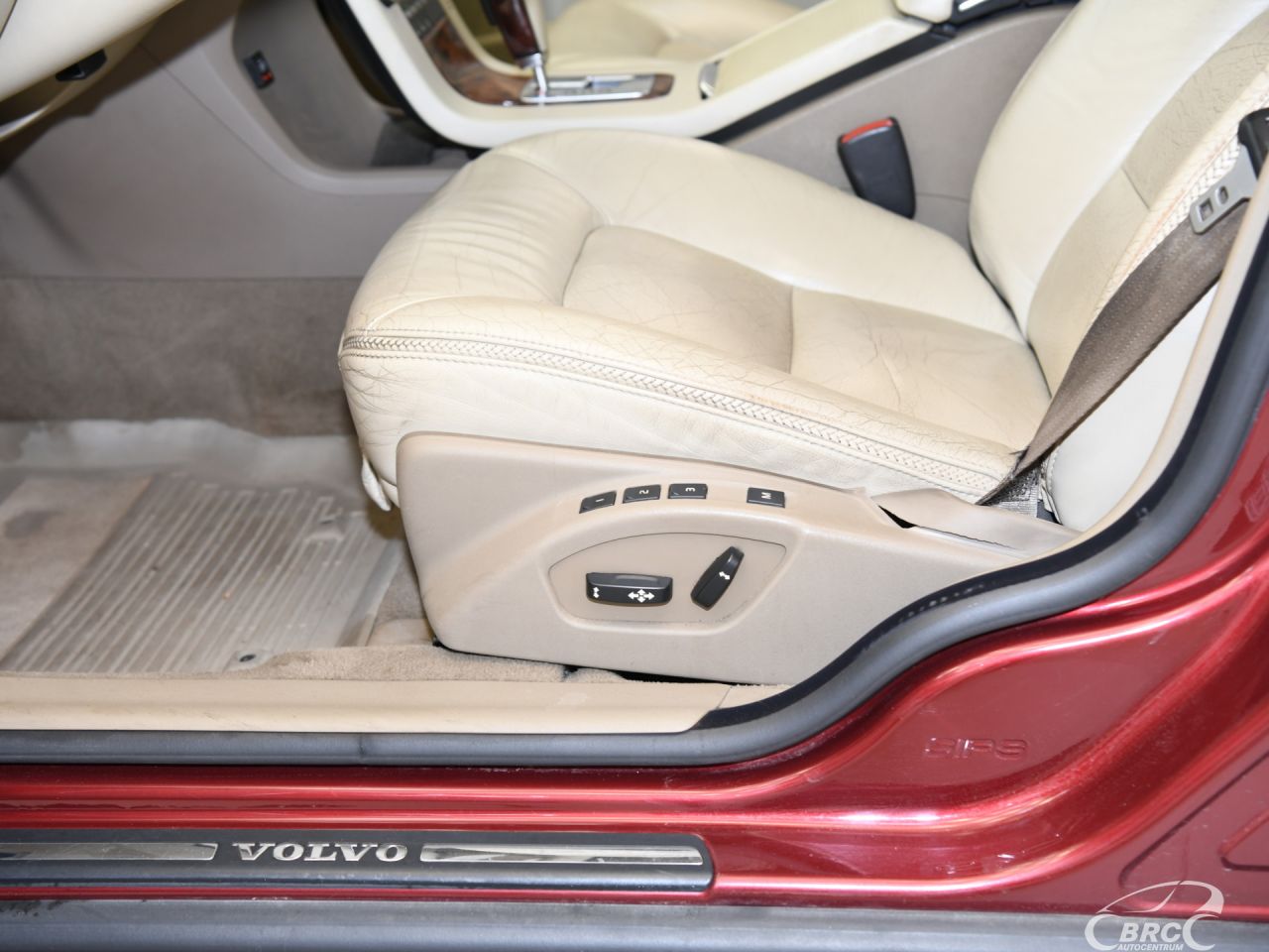 Volvo XC70 | 19