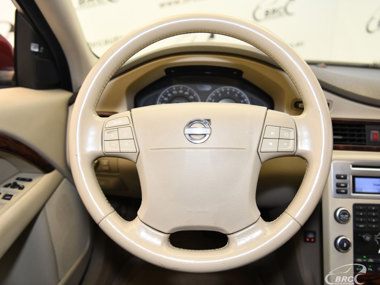 Volvo XC70 | 25