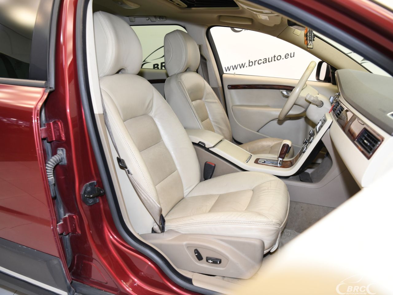 Volvo XC70 | 6